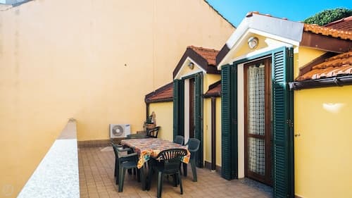 Viale Hambury 51