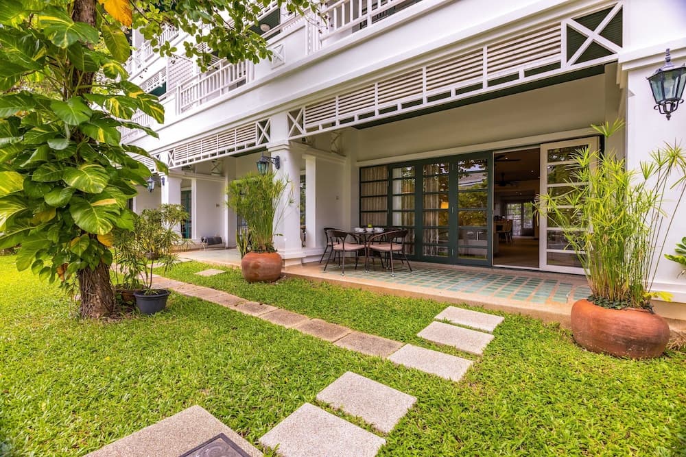 4 BR Townhouse in Great Location BSS
