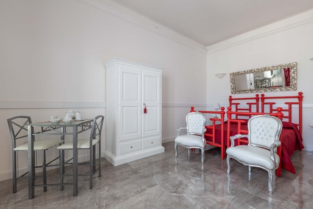 2446 Palazzo Montagna - Mono by Barbarhouse