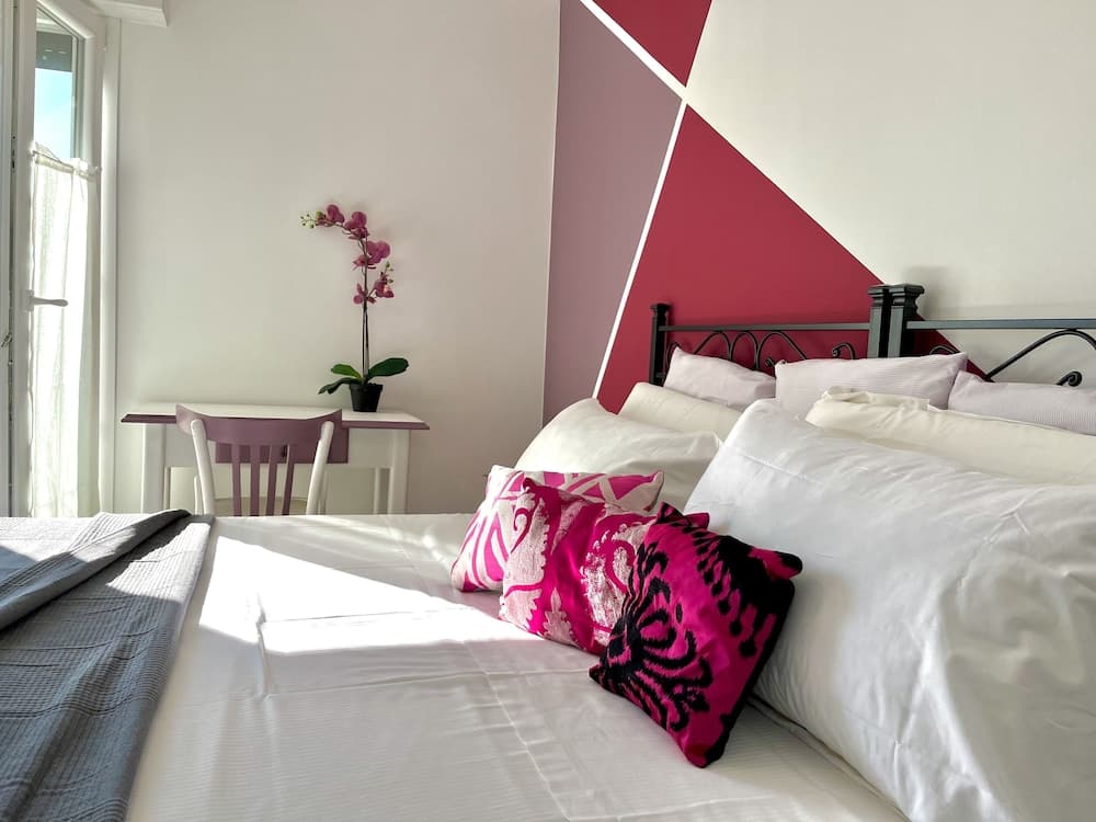 Happy Family Apartments The Roof