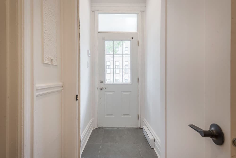 Beautiful Private Bedroom in Mile-End