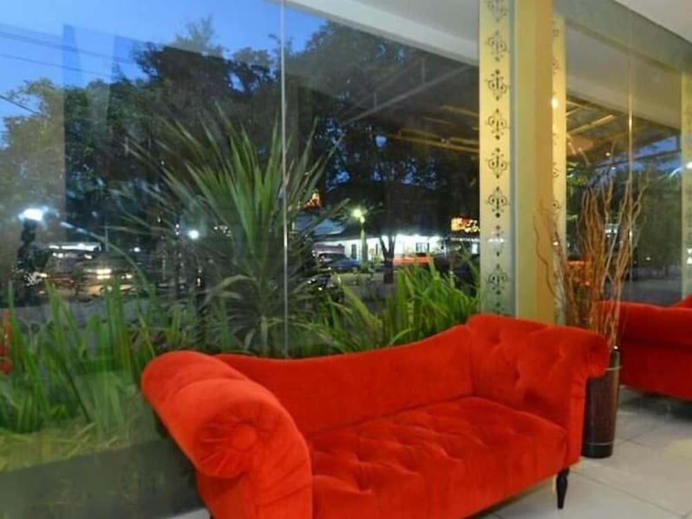 Anaya Hotel and Ballroom