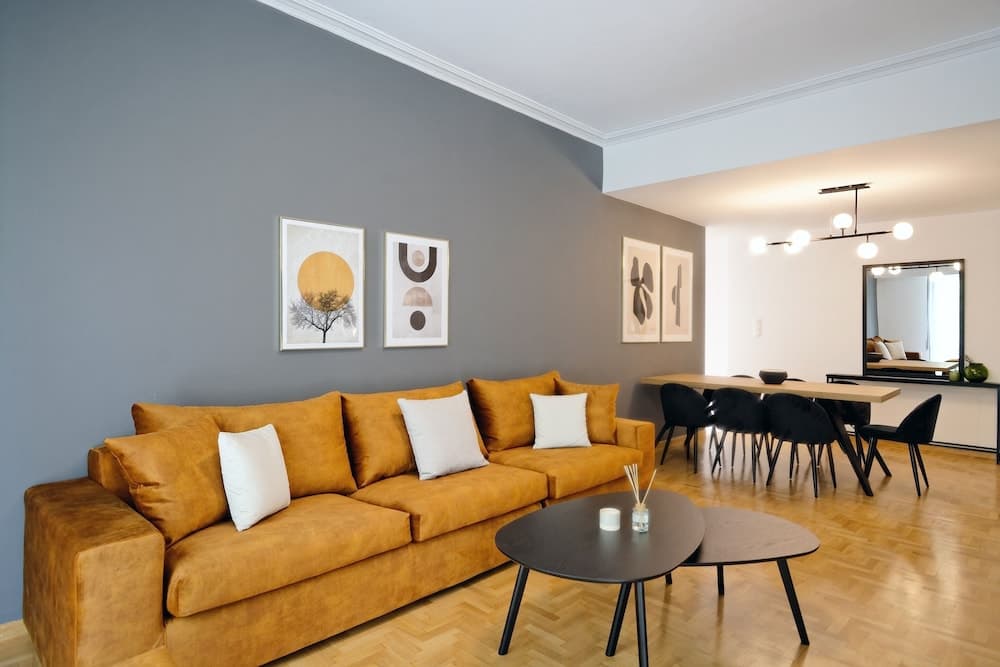 Elegant Big Apartment in Athens With Balcony