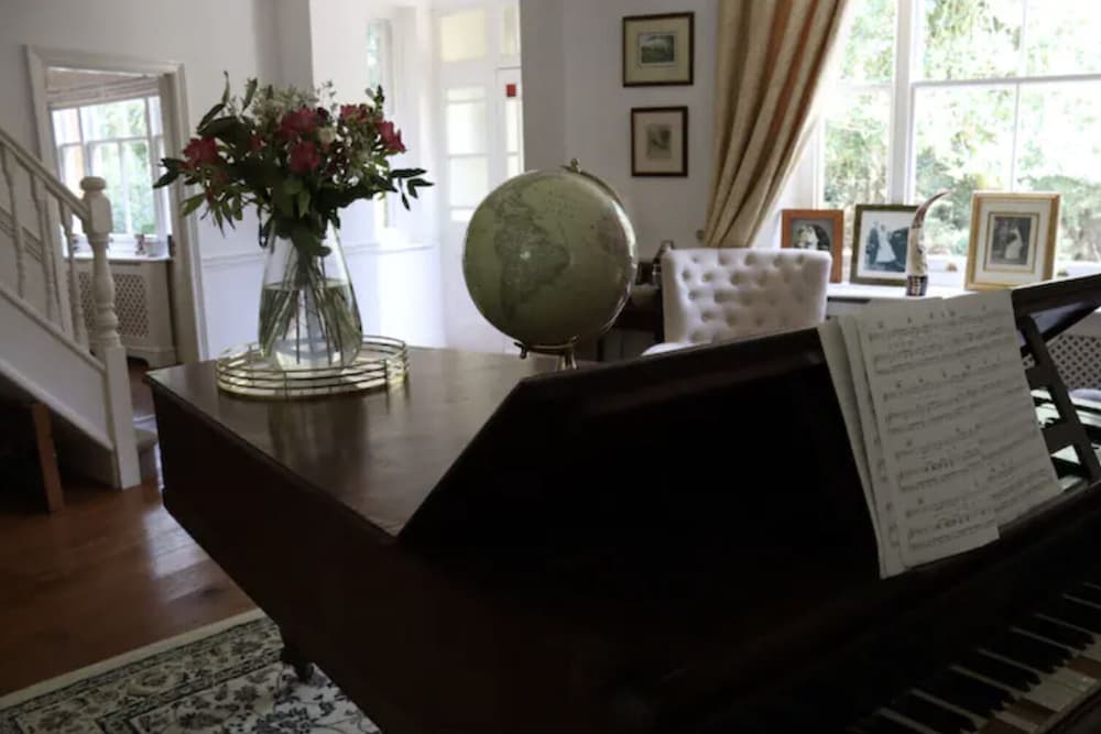 Bozeat House - Country Retreat