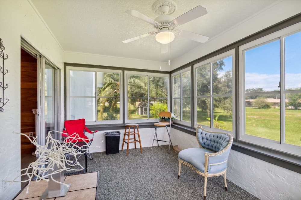 The Lake Home - Beautiful Oasis In The Heart Of Florida! 2 Bedroom Home by RedAwning