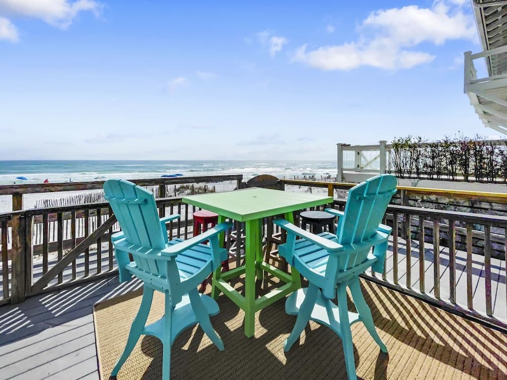 Leeward Ii-3-front Row 1 Bedroom Condo by RedAwning