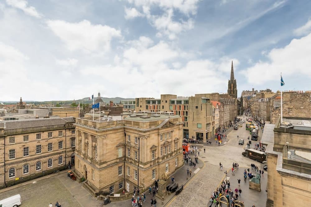 JOIVY Luxury Old Town Apartment