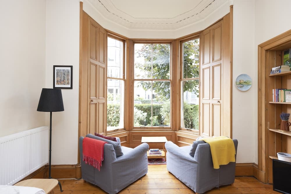 JOIVY 3-Bed Meadows Flat Near Castle & Royal Mile