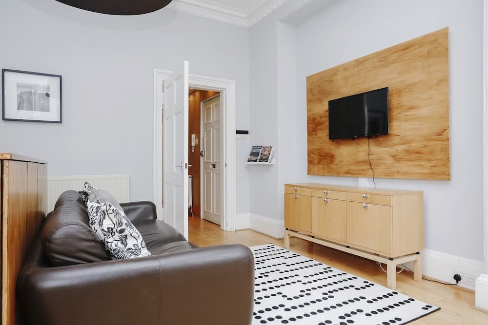 JOIVY Bright 2Br Apt W/ Stunning View, Next To Edinburgh Castle