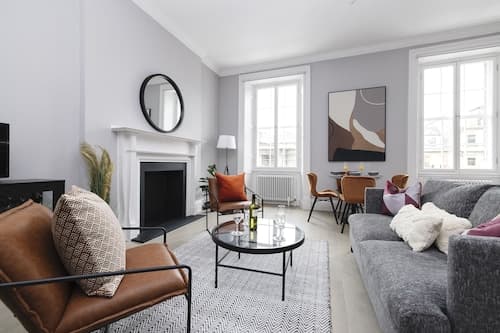 JOIVY Luxurious 2 Br Apt On Notable George Street