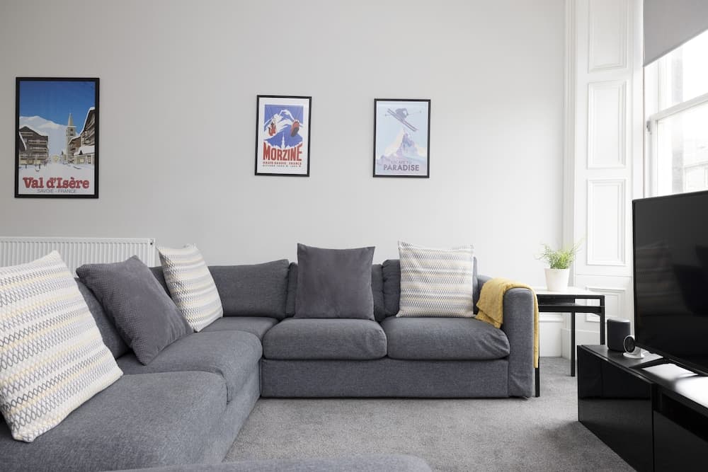 JOIVY 4-Bed Stylish Flat In Edinburgh City Centre