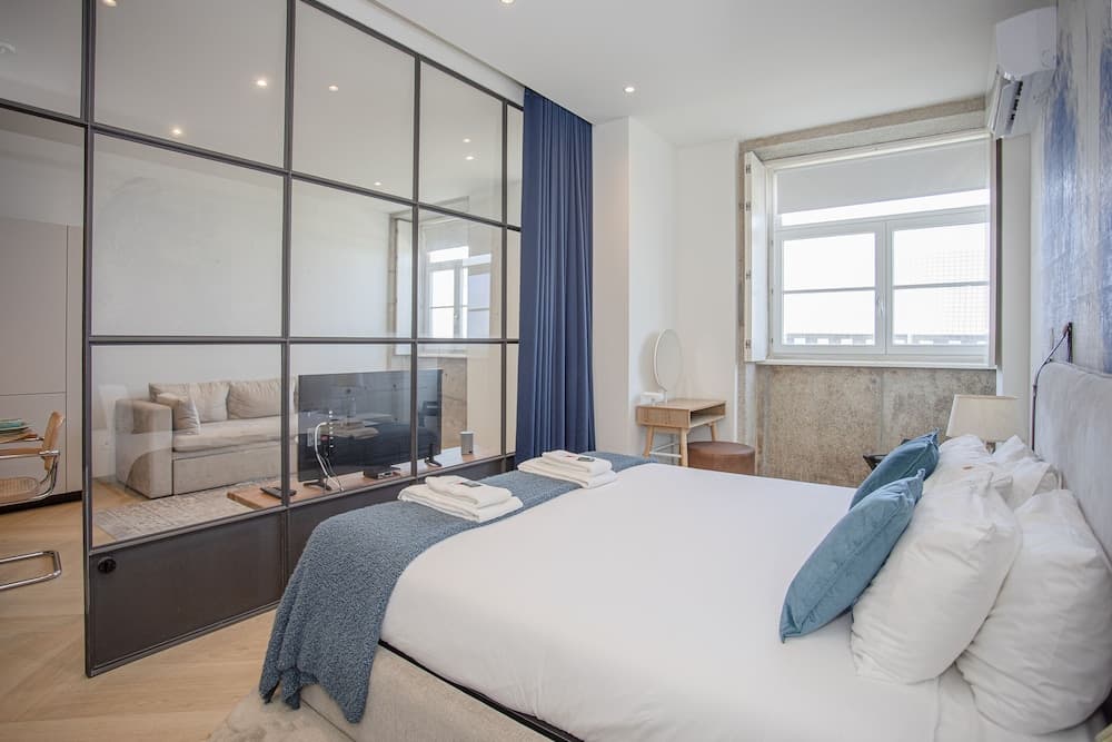 Modern Coastline Apartment