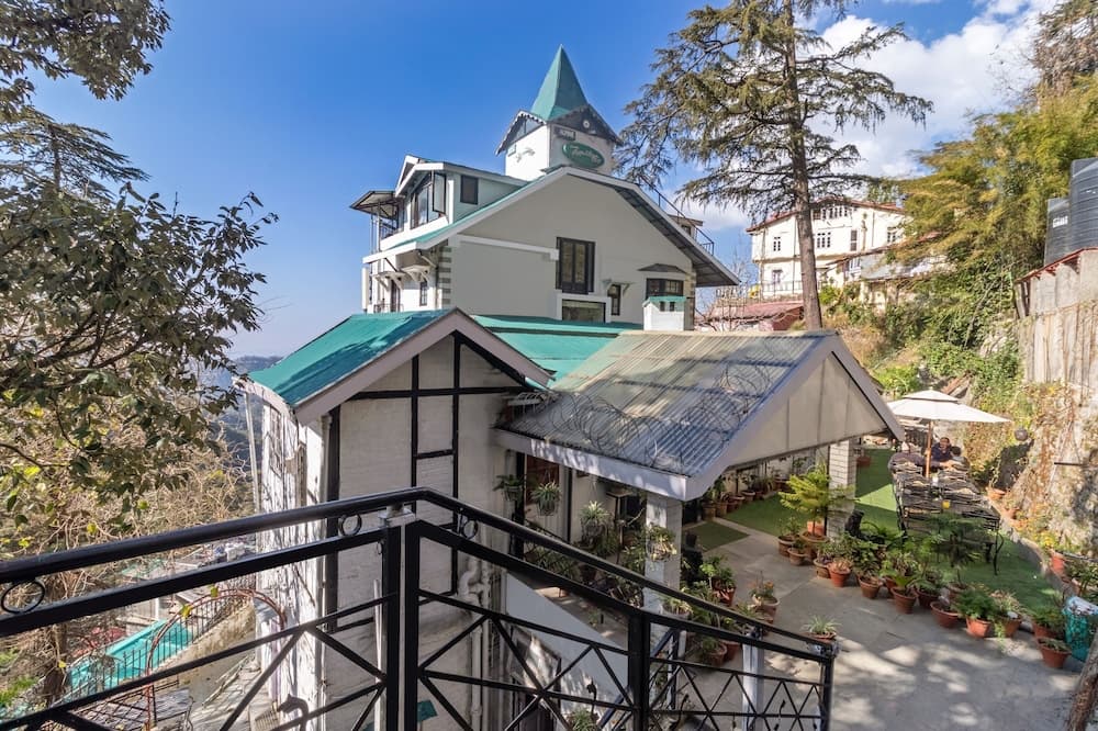 Konaklama yerinin ön cephesi