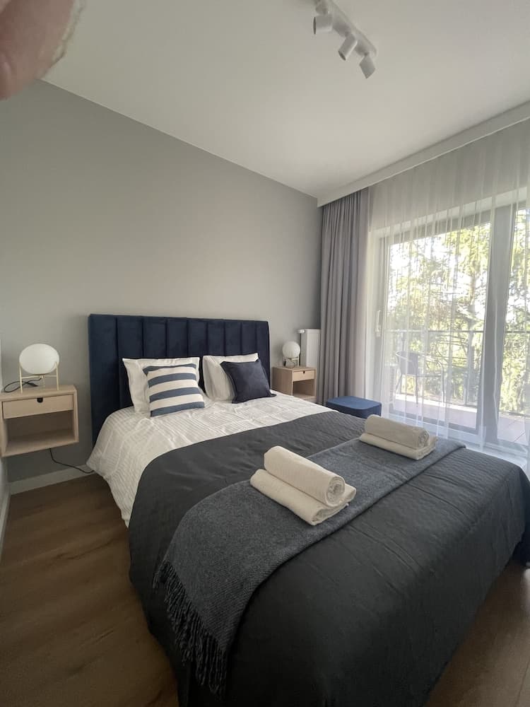 Lake Club Apartments - LoftAffair