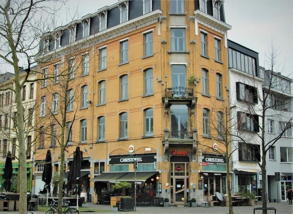 SLEEP INN ANTWERP - Flats & Suites