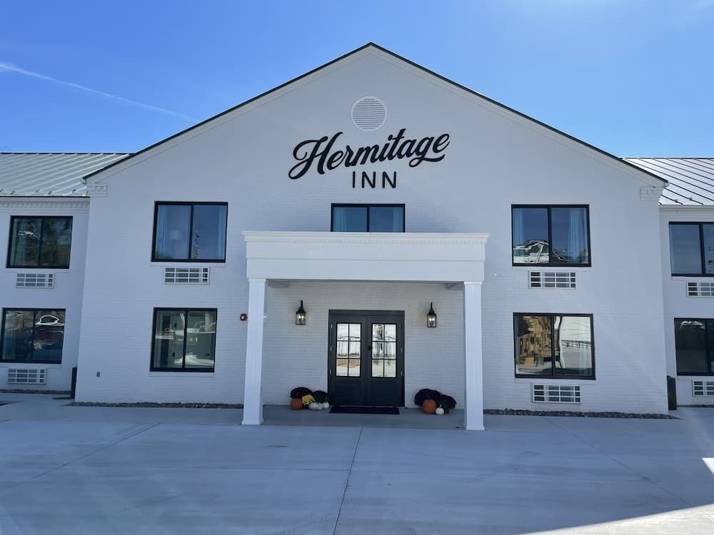 The Hermitage Inn and Taphouse