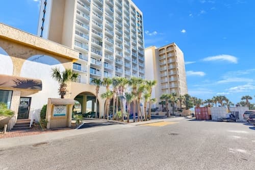 SeaMist Driftwood Vacation Studio with Balcony