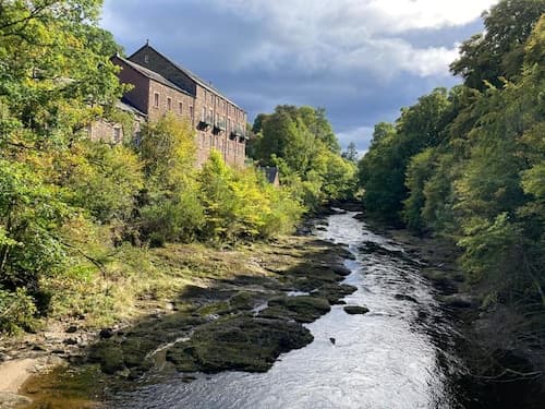 Lovely Riverside Perthshire Flat - Sleeps 8