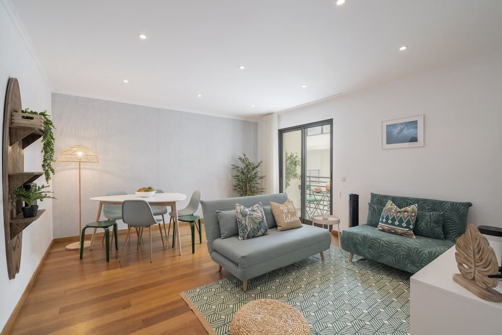 Funchal Holidays, Near the Beach - Lido View Calla