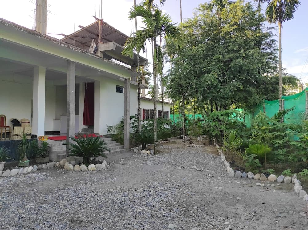 Homecation Manas River Rock Lodge