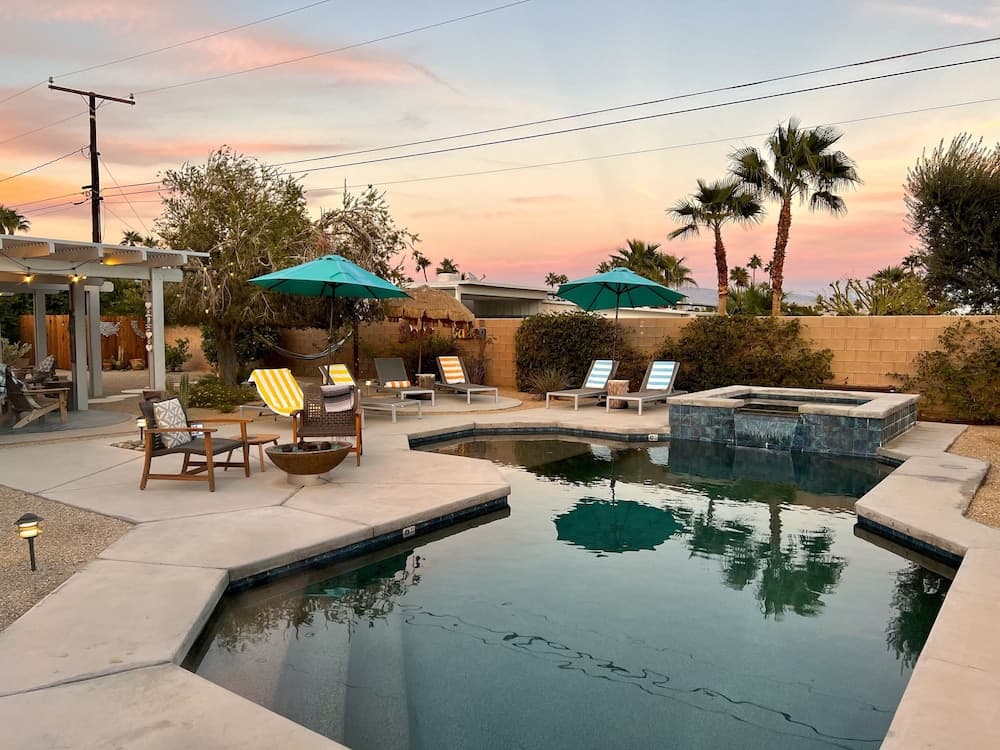 Mid Century Ranch - Private Resort-style Pool!