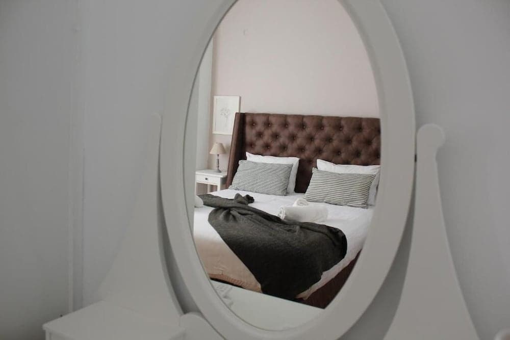 Suite 2 Bedrooms