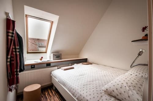 Cube Central Rooms for 2 - Hostel
