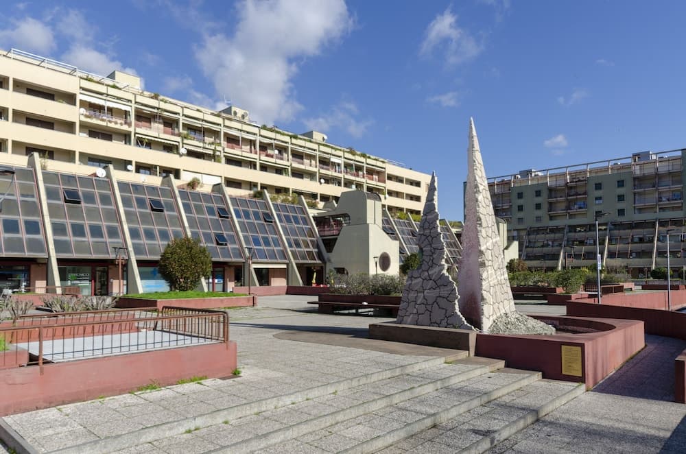 JOIVY Spacious Apt For 6, Near Train Station And Beach