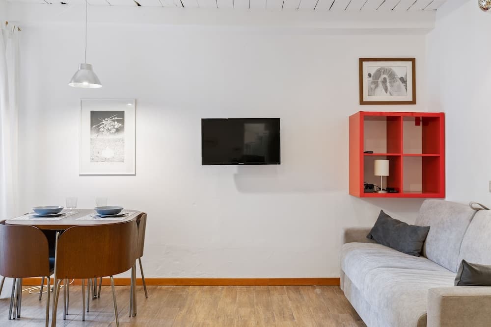 JOIVY Beautiful Studio For 2 Near Sempione Park