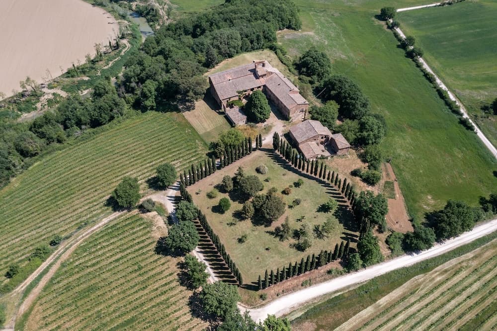 JOIVY Presents Badia Ardenga