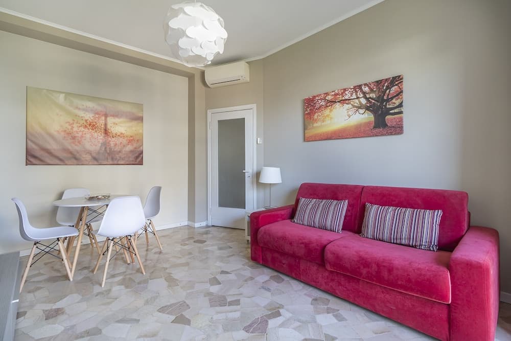 JOIVY Trendy Flat W/Balcony