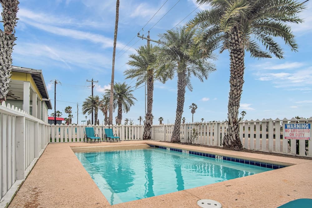 Avg622#3-beach Club 3