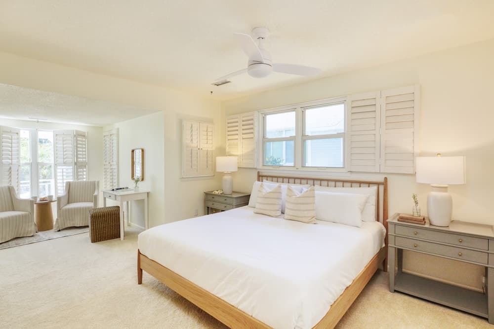 Hemlock by Avantstay Minutes From Folly Beach w/ Multiple Patios