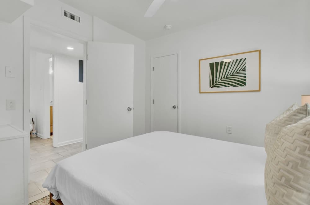 Live Oak by Avantstay Walk to Folly Beach