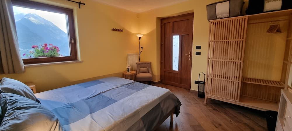 Lo Noyer Et Les Roses