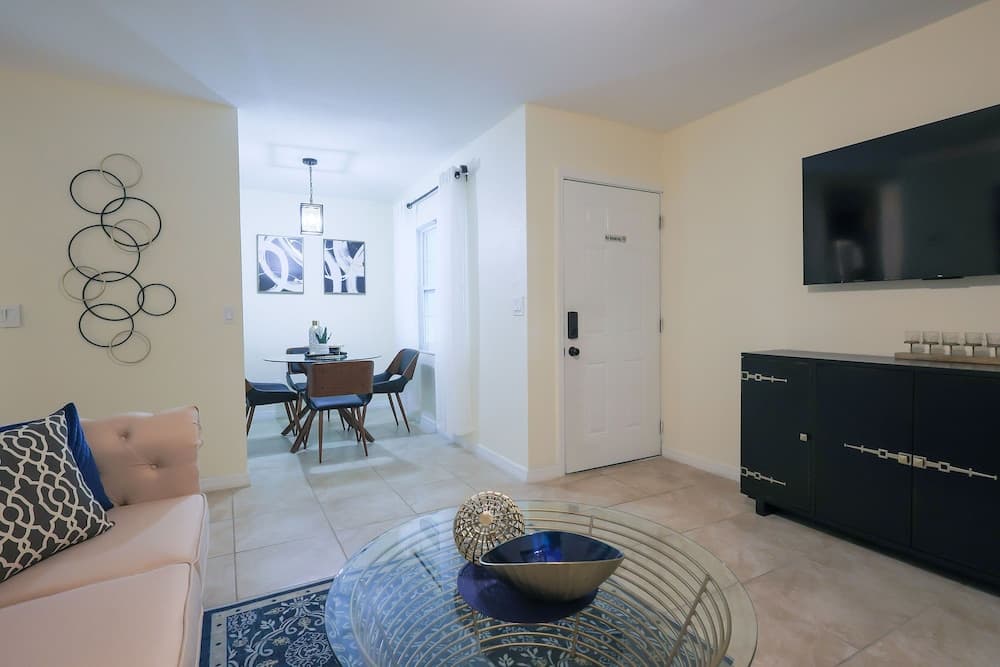 Saint Joseph Suites Down Town Tampa