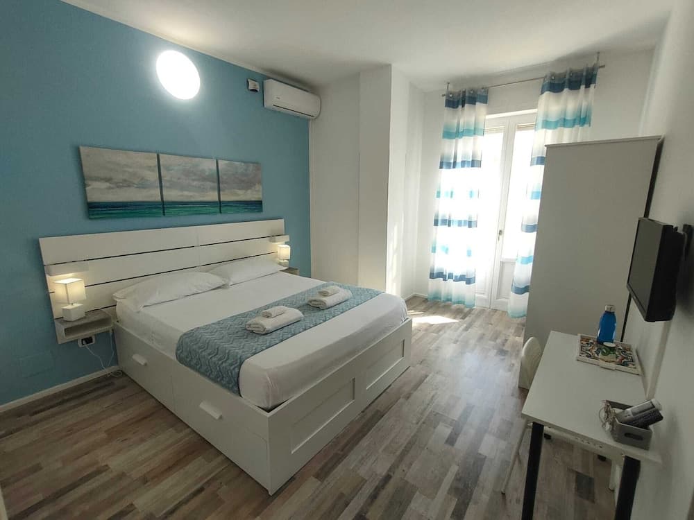 Iris Rooms