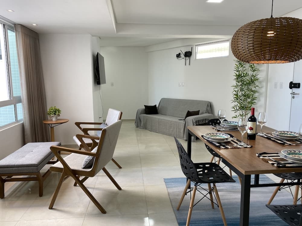 Bela Hospedagem - Vista piscina e mar