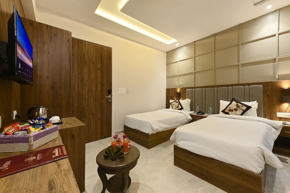 Avalon Palms Agra