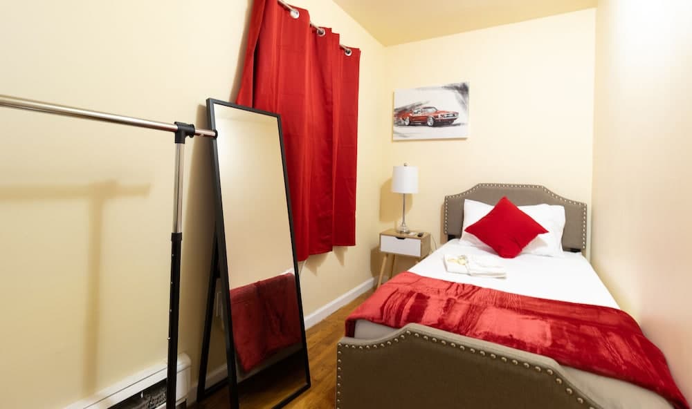 Deluxe single bed 1st FL in Elmhurst NY