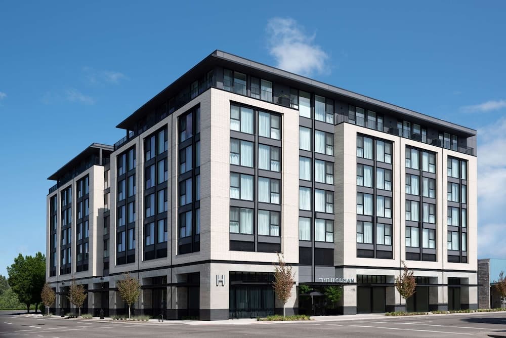 Holman Riverfront Park Hotel Salem, Tapestry by Hilton