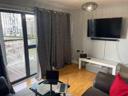 Remo Apartment Near Canary Wharf & 02