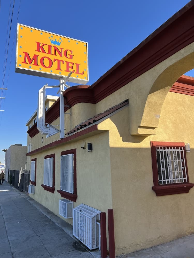KING MOTEL