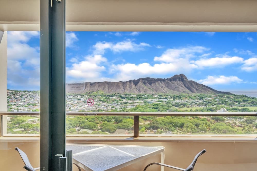 Spectacular Ocean & Diamond Head View 2 Bedroom Condo w/ Free Parking! by Koko Resort Vacation Rentals
