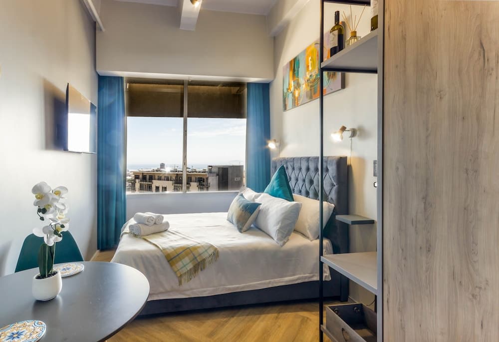 One Thibault Square 1517 by CTHA