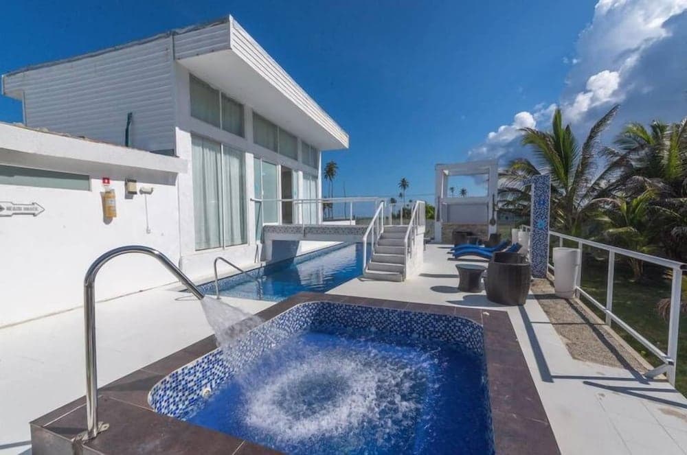 Aw Hotel Holidays Palace