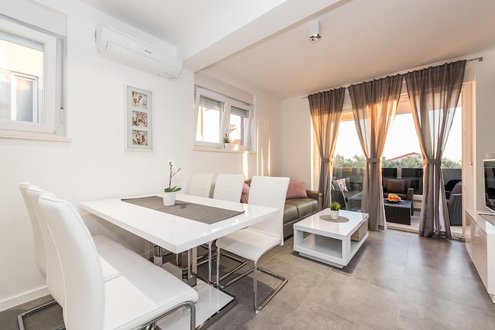 Villa Magnifica Apartments with pool