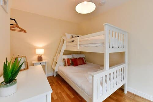 Just Stay Wales - Castle Square Cottage