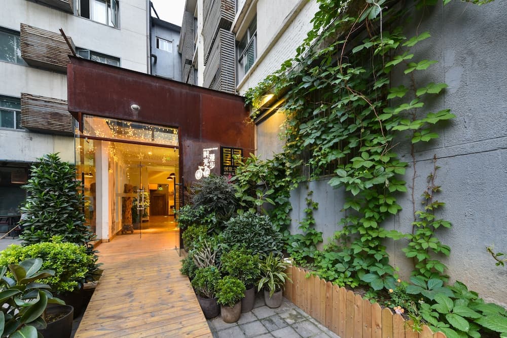 Nostalgia Hotel Beijing Yonghe Lama