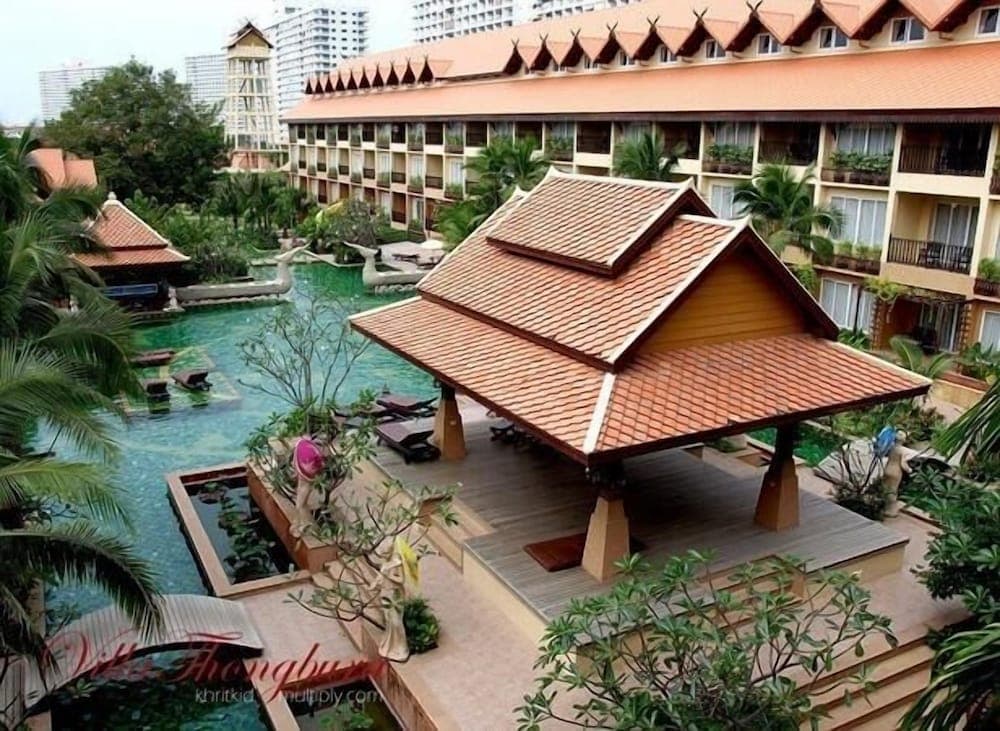 Villa Thongbura